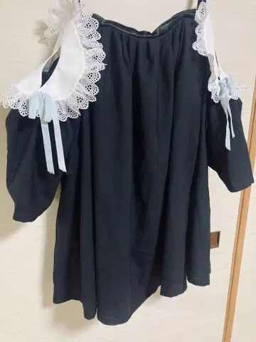 제니 팩스 오프숄더 원피스?