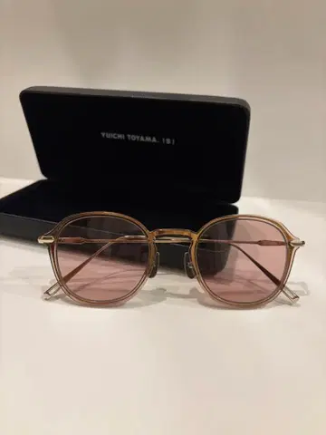 토야마 유이치. 로건 핑크