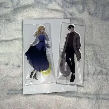 밟거나, 차거나, 사랑하거나 아크릴 스탠드