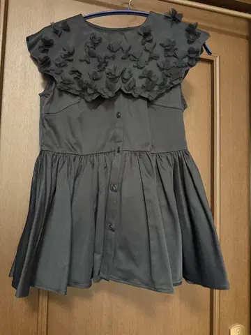 LILY FLOWER FRILL TOPS 미사용 새상품
