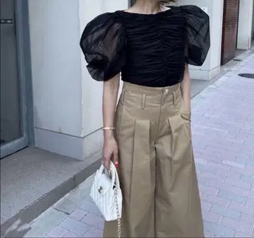 cygne 퍼프 슬리브 상의