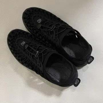 KEEN 샌들