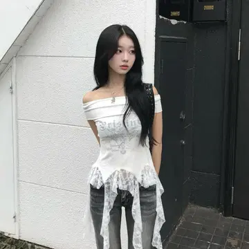 오프숄더 레이스 티셔츠 emyy 유사 상품