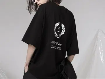 AVANDRESS 빅 실루엣 로렐 티셔츠 블랙