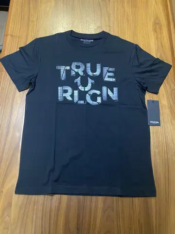 TRUE RELIGION 블랙 티셔츠