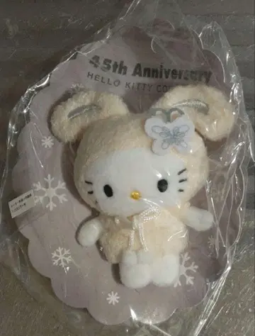 산리오 헬로키티 컬렉션 45주년 기념 브로치 (흰토끼)