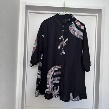 미사용 새상품 개성적이고 쿨하고 멋진 일본풍 패턴 셔츠 M-L
