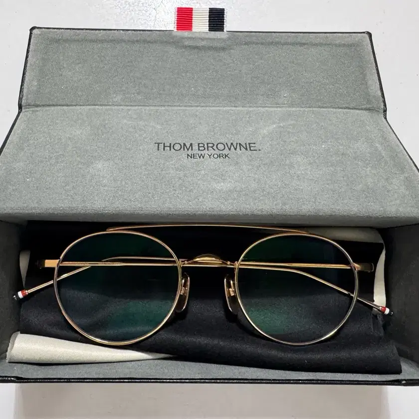 THOM BROWNE. | 톰브라운 Thom Browne glasses (same as G-dragon's