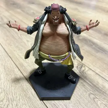 원피스 검은 수염 피규어 약 18cm
