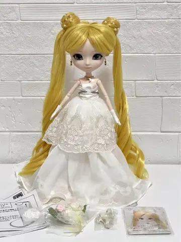 새상품급 풀립 토끼 웨딩 버전 세일러문 Pullip