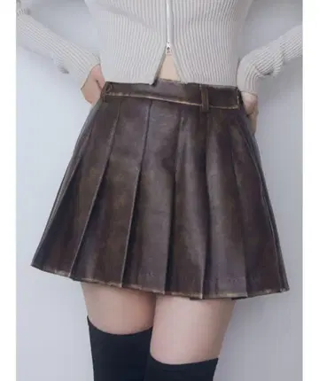 EMODA 빈티지풍 플리츠 미니 스커트