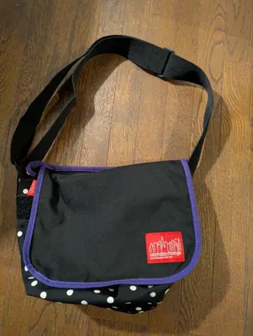 Manhattan Portage 도트 무늬 숄더백