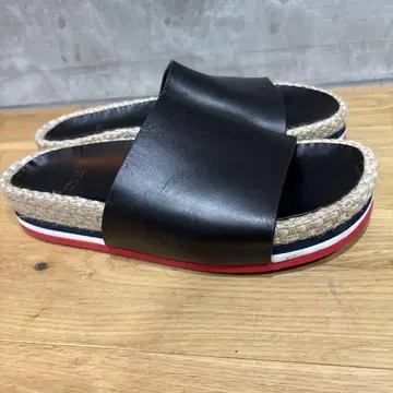신품 중고 MONCLER BASILE 샌들 블랙 이탈리아제