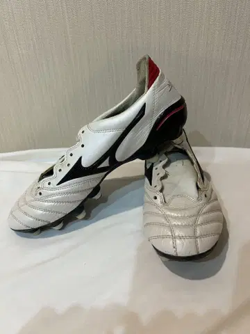 Mizuno 축구 스파이크 슈즈 화이트/블랙/레드