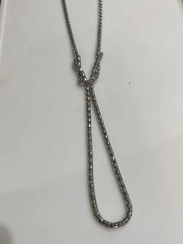 실버 색상 Y자형 목걸이