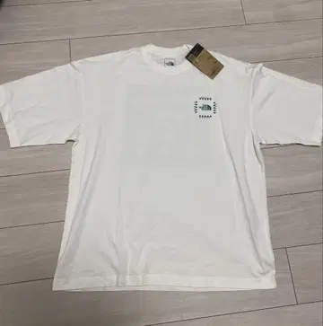 THE NORTH FACE 화이트 티셔츠