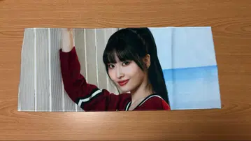 TWICE 사진 슬로건 허벅지