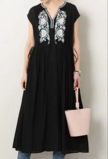 누키테파 자수 프렌치 슬리브 원피스 블랙 프리 사이즈