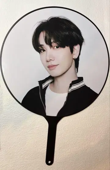 BOYNEXTDOOR 재현 부채