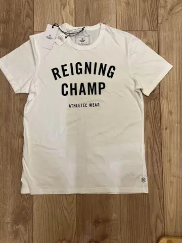 REIGNING CHAMP 티셔츠