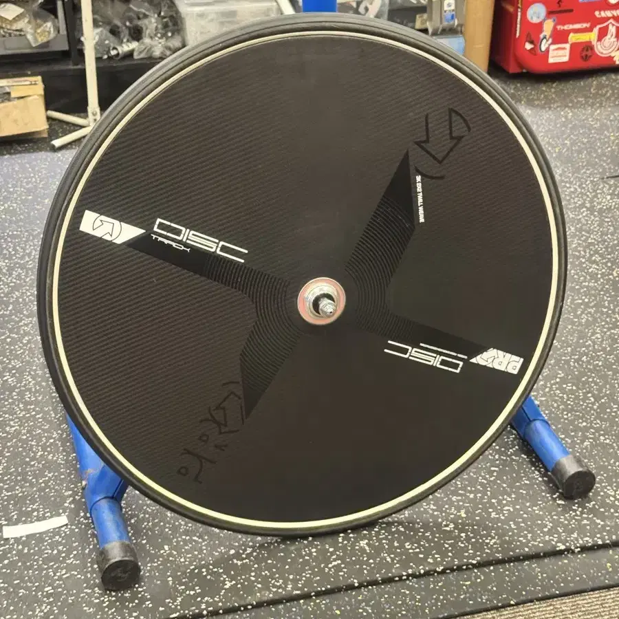SHIMANO | 시마노 Shimano Pro Carbon Track Disc Wheel / Fixie
