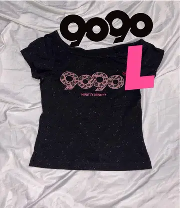 9090 girl OG 로고 오프 숄더 티셔츠