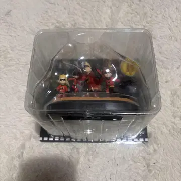 PIXAR THE INCREDIBLES B SCENE FIGURE