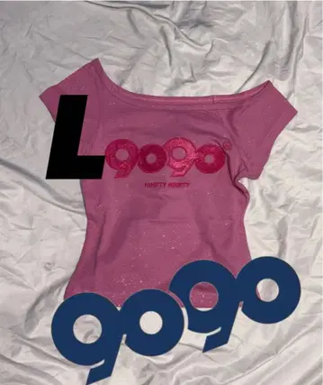 9090 girl OG 로고 오프 숄더 티셔츠