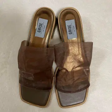Le Talon 르 탈론 펌프스 샌들 M