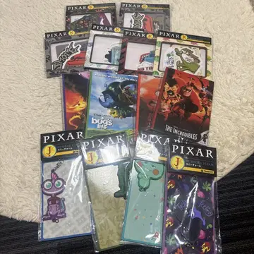 PIXAR 아크릴 키링 세트