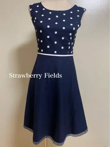 Strawberry Fields 슬리브리스 원피스