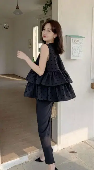 벌스데이 바쉬 블랙 도트 프릴 슬리브리스 튜닉