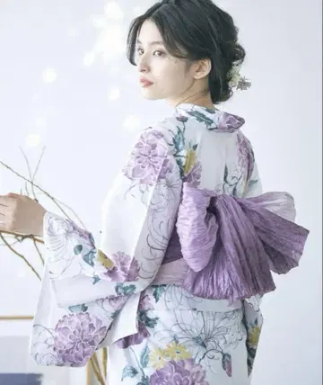 Dita 교토의 색깔의 국화 겹침 유카타