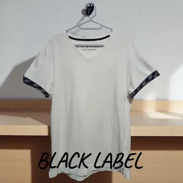 '새상품급' BLACK LABEL V넥 티셔츠