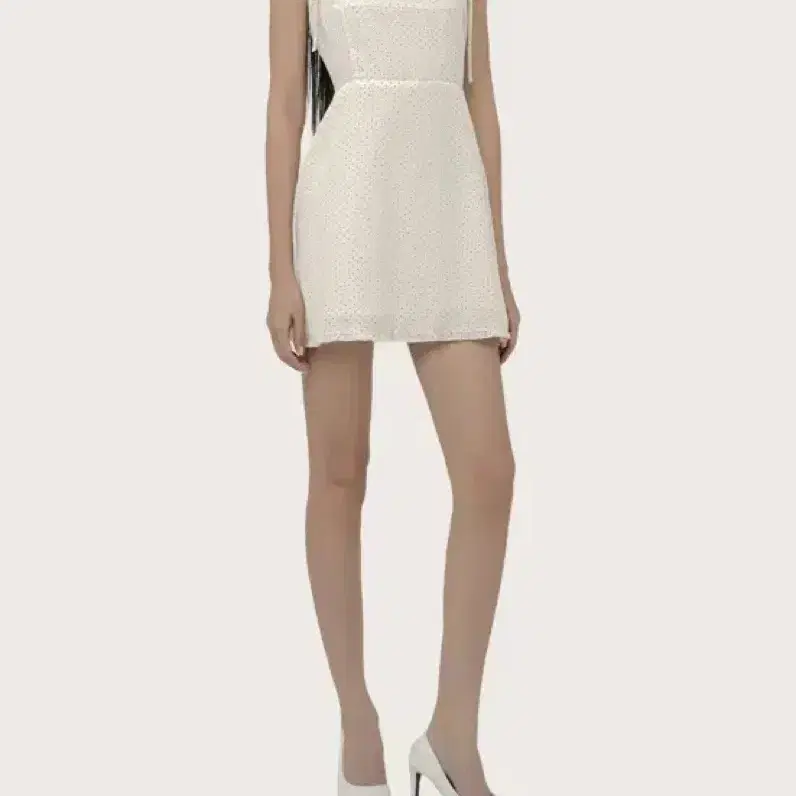 Kleesier☆Dot swan dress New) Clissier dot swan dress on Bunjang Global Site.