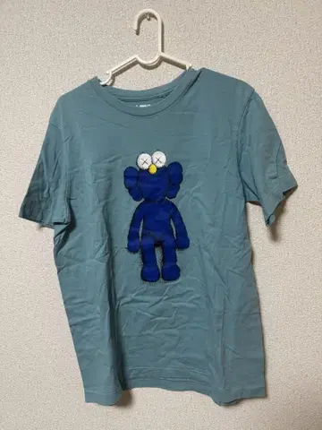 유니클로 KAWS 카우스 콜라보 티셔츠