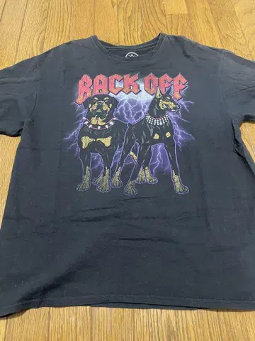 BACK OFF 반 티셔츠