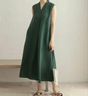 어반 리서치 도어스 롱 원피스 린넨 V넥 슬리브리스
