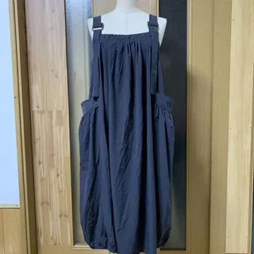 다크 그레이 오버롤 스타일 벌룬 원피스