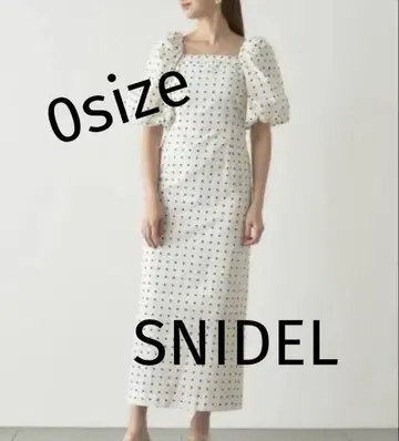 SNIDEL 퍼프 슬리브 도트 원피스
