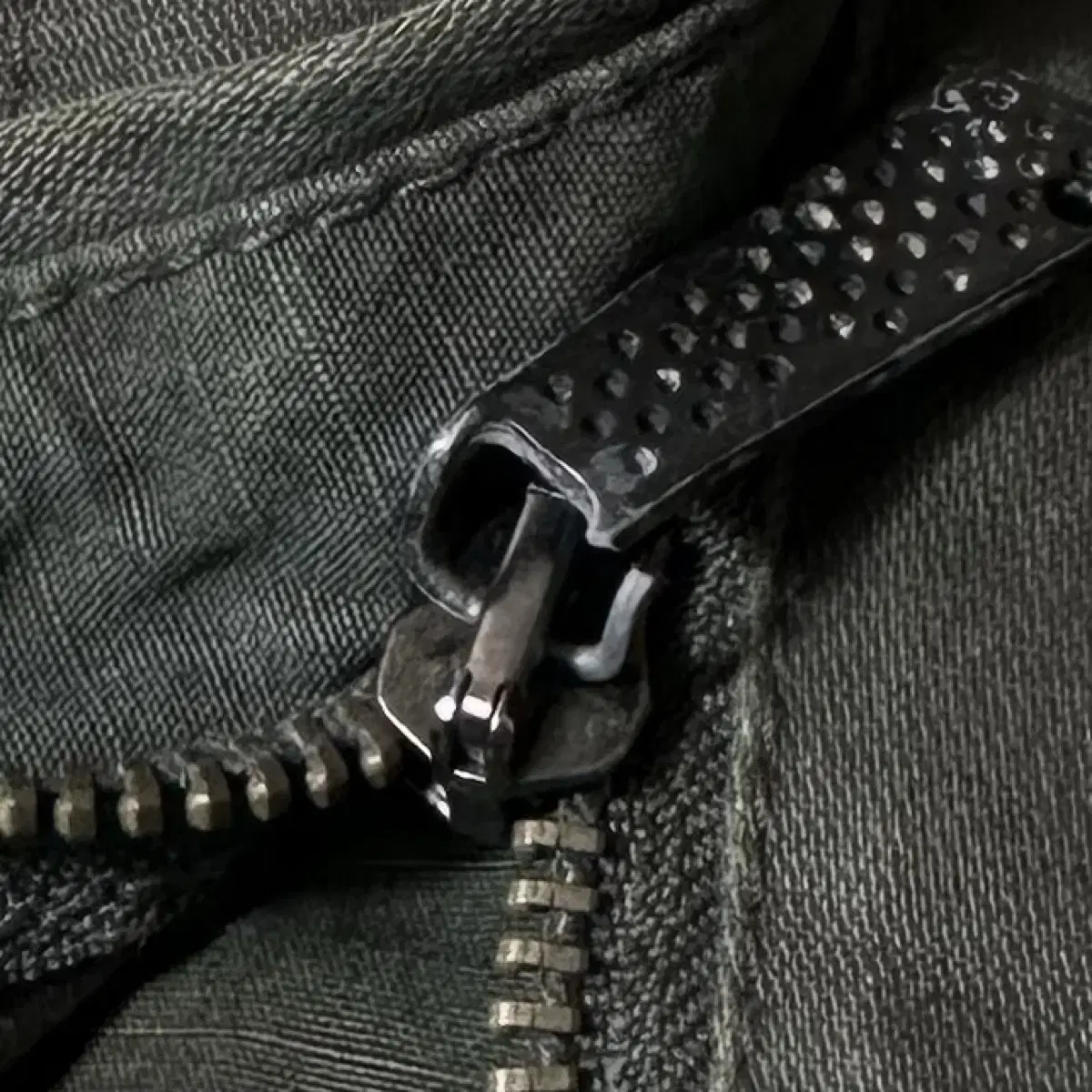 DIESEL ディーゼル ワイドパンツ  スリット加工 ブラック W26 1653132061.jpg