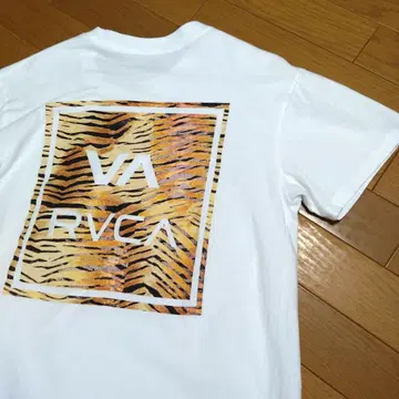 RVCA 루카 레어 레오파드 무늬 박스 로고 티셔츠