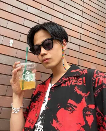 코무돗토 야마토 착용 HYSTERICGLAMOR 반팔 셔츠