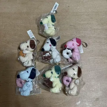 SNOOPY 도넛 시리즈 키링 7개 세트