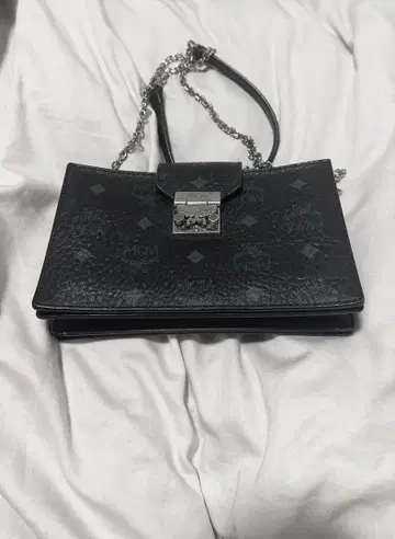 MCM 엠씨엠 숄더백 블랙
