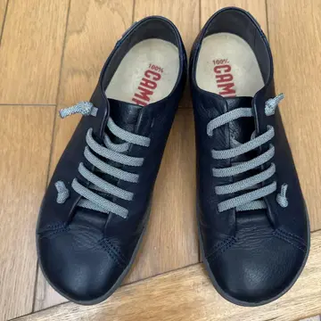 CAMPER 네이비 가죽 로퍼