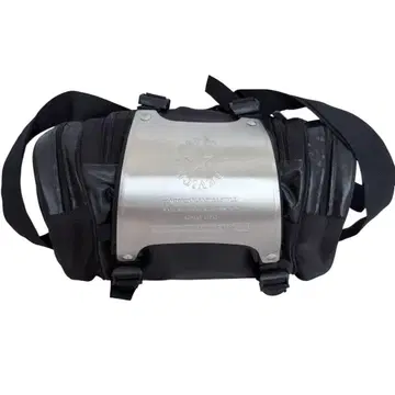 DEVICE 디바이스 힙 백 바디 백 블랙 메탈 백팩