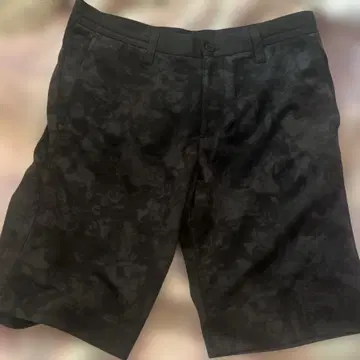 블랙 카모 패턴 숏팬츠 사이즈 M
