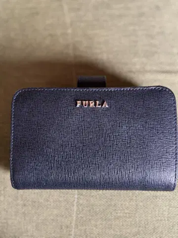 새상품급! FURLA 블랙 접이식 지갑