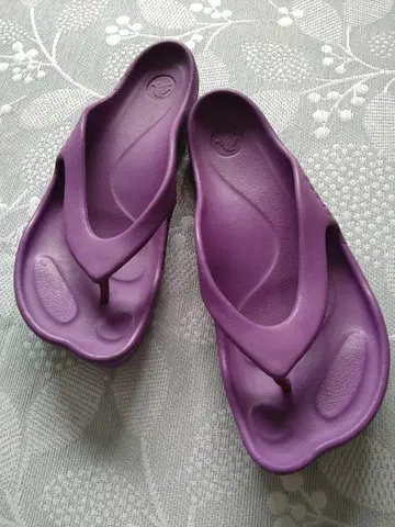Crocs 퍼플 플립플랍 W8 24cm